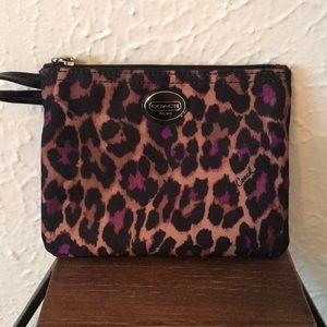 💕 LIKE NEW✨ Coach makeup bag